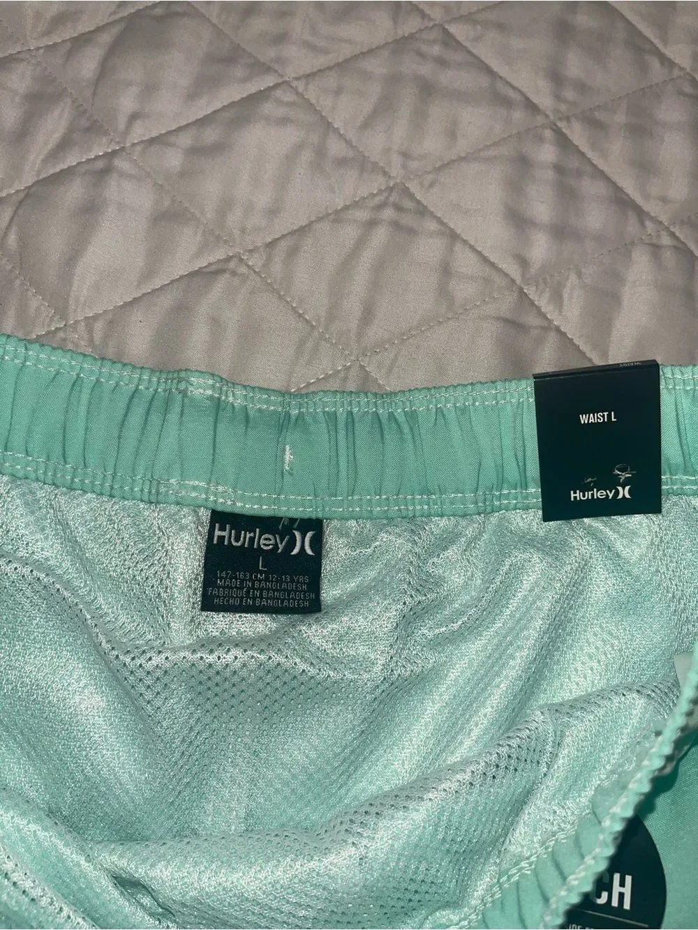 Hurley Boys Large Mint Green Swim Trunks. NWT 2 Way Stretch Lined New
